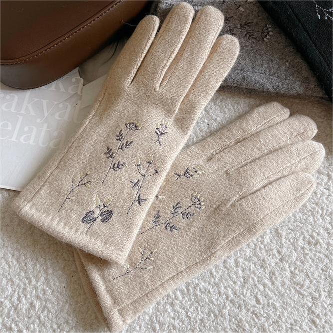 Floral Embroidered Warm Gloves